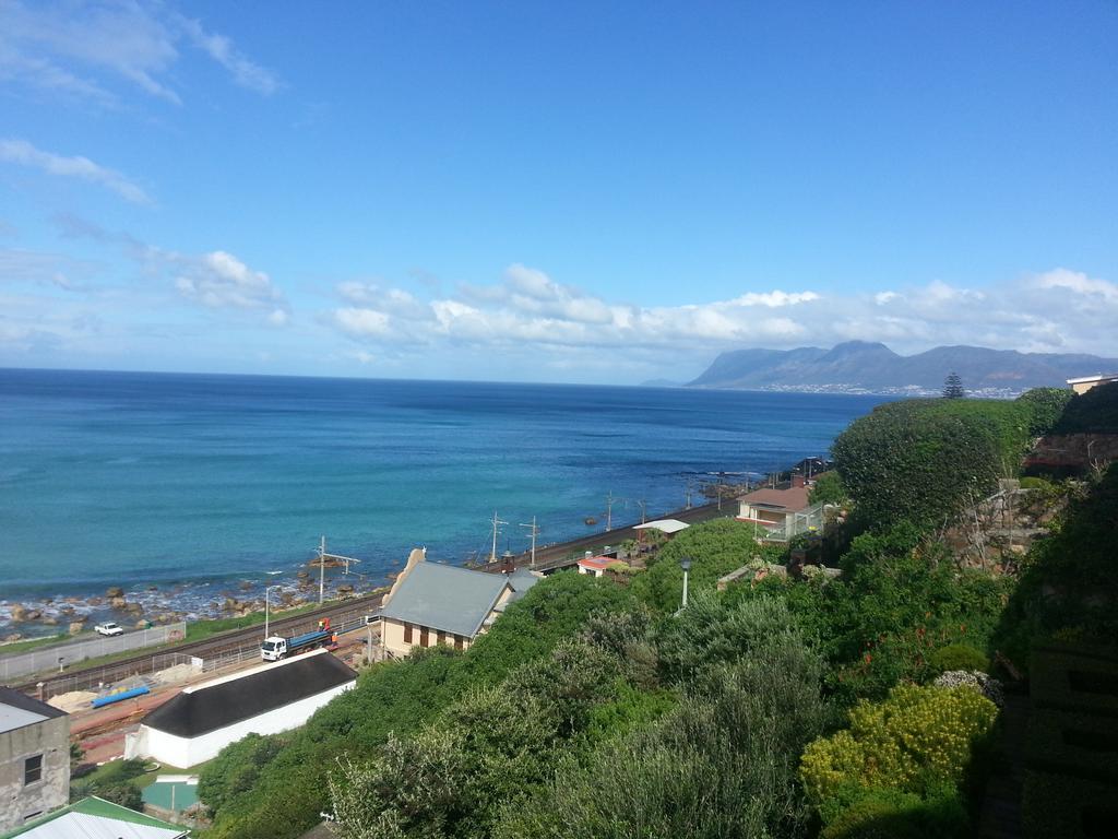 Seaview Apartment In Muizenberg Zewnętrze zdjęcie
